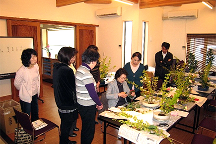 生け花教室風景